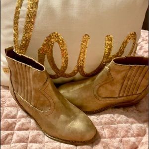 Women's Metallic Western Ankle Boots